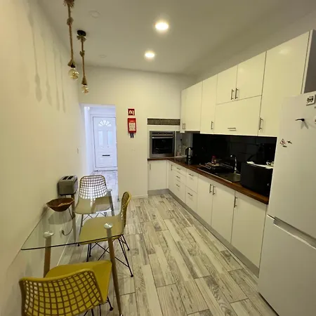 Mermaid House, * Ponta Delgada